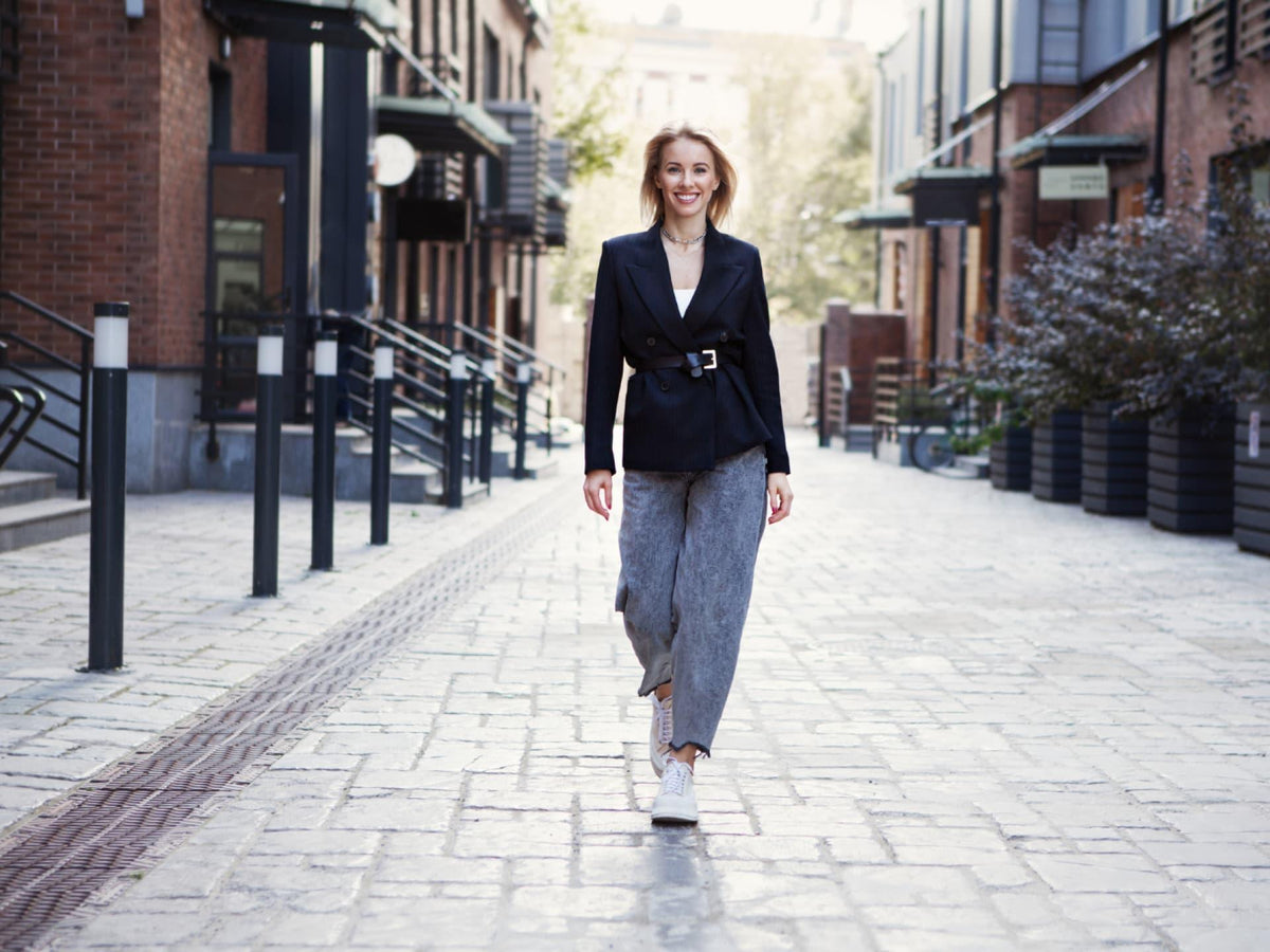 How to Wear a Posture Corrector